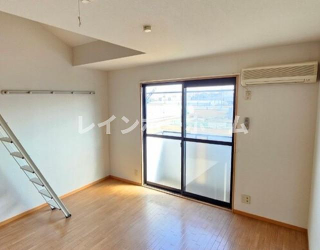 リヴェール武蔵野の居間・リビング|こちらのリビングで趣味の時間をお楽しみください