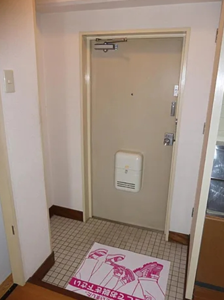 須賀の森シティハイツの玄関