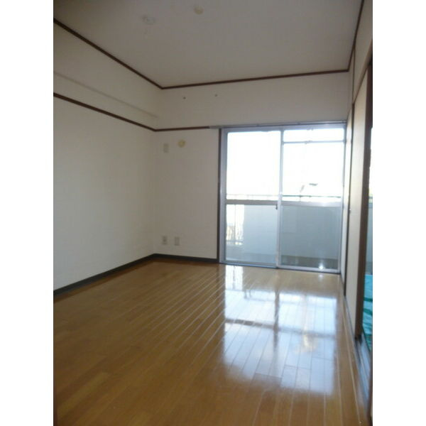 須賀の森シティハイツの洋室