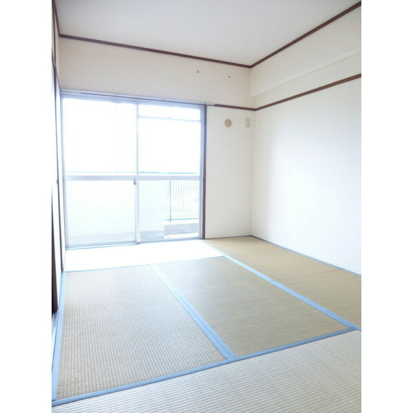 須賀の森シティハイツの和室