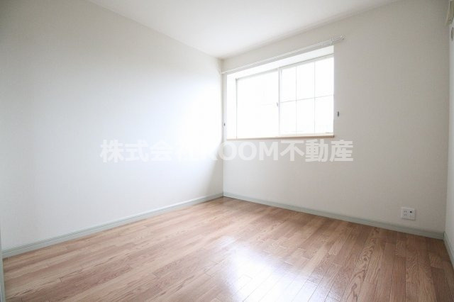 トゥインクルの洋室