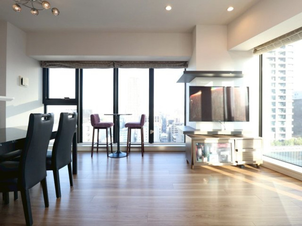 【居間・リビング】 | 【リビングダイニング】天井高2600mm！約17帖超の広々としたLDK！