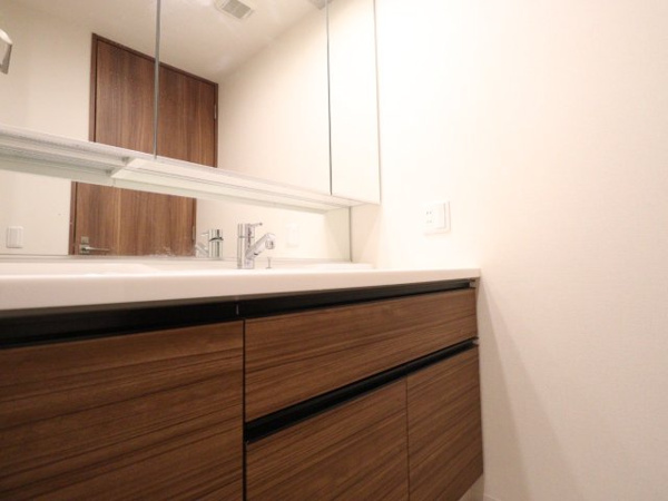 【独立洗面台】 | 【洗面化粧台】三面鏡併設で機能性◎