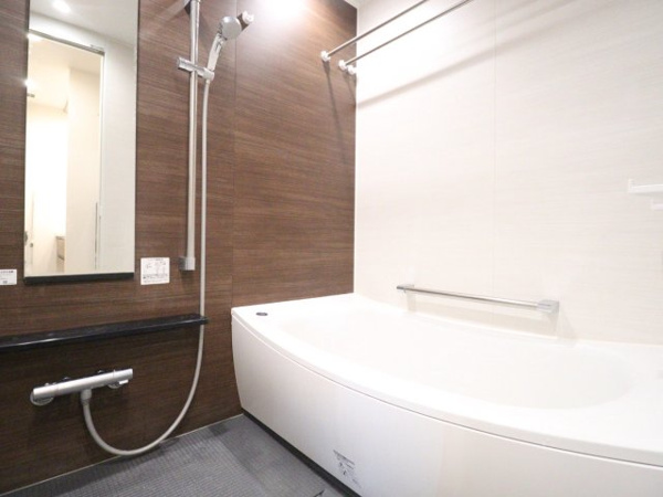 【浴室】 | 【浴室】浴室乾燥機、ミストサウナ、速乾床を併設！