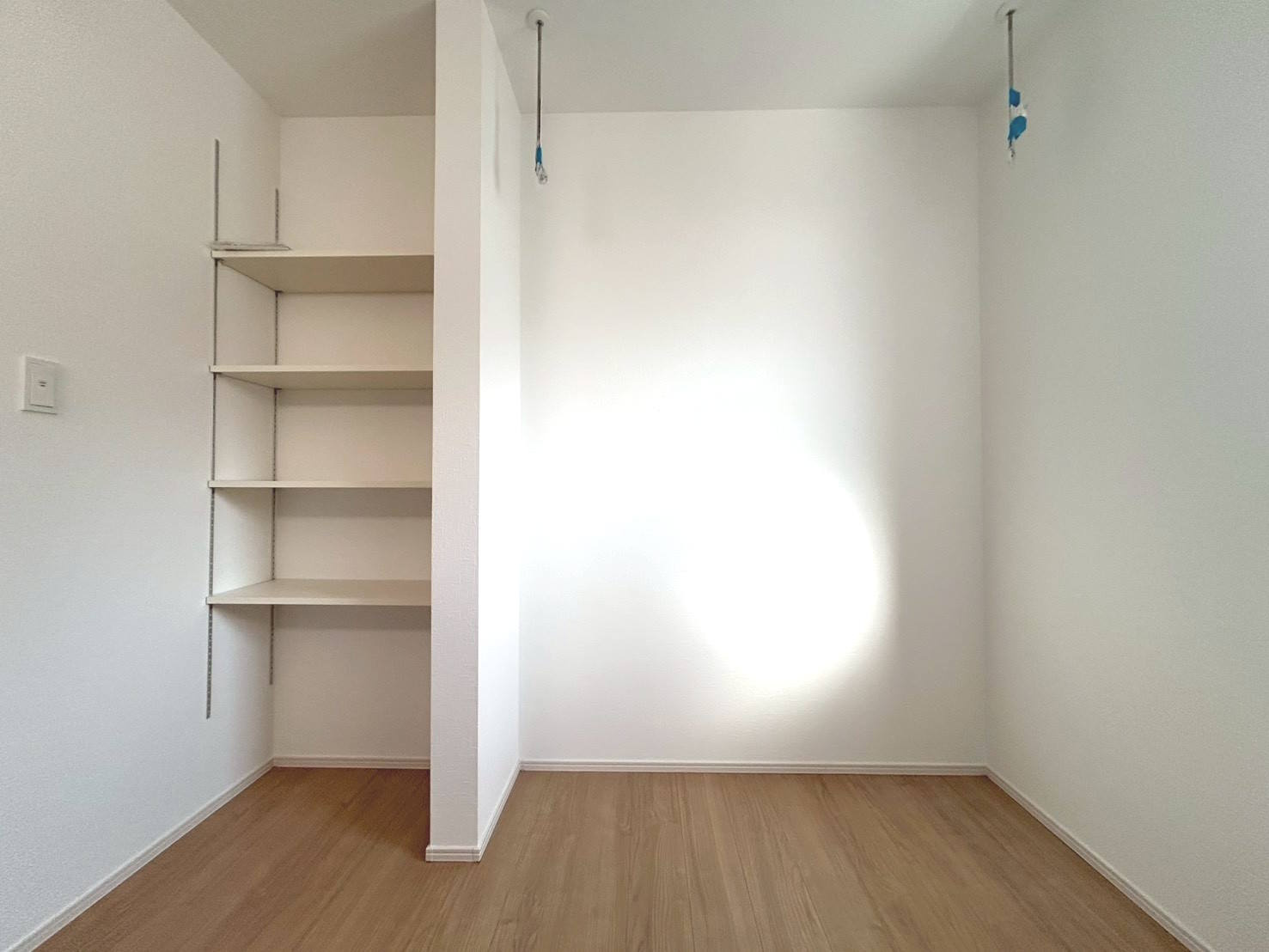 ファーストタウン　一宮市下沼町3丁目第1　全1区画分譲の浴室|給湯器のリモコンはお風呂場と多くはキッチン近くにあります。