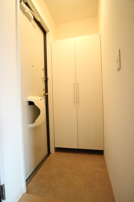 リビングタウン魚住B棟の玄関