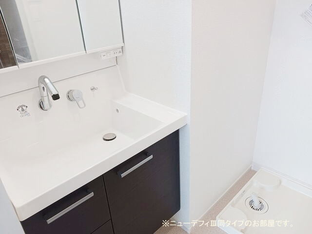 【洗面所】 | グラースフルール | 脱衣スペースもあります