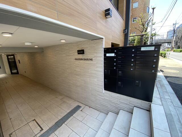 ＧＬＩＣＩＯＮ蓮根のエントランス