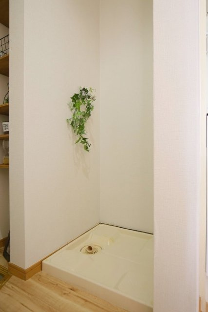 レッドフラッツ成城の設備|室内洗濯機置場※画像はイメージです（家具や小物は設備ではありません）