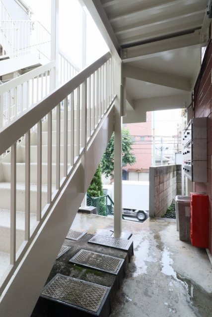 レッドフラッツ成城のエントランス