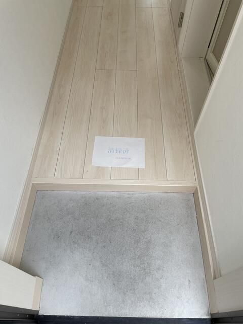 クレア椎名町の玄関