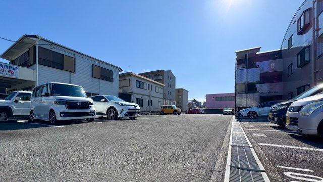メゾンクラブエコーの駐車場
