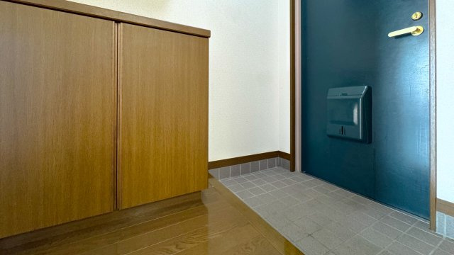 メゾンクラブエコーの玄関