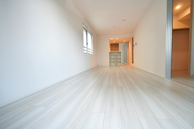 ローズコート西宮北口の居間・リビング