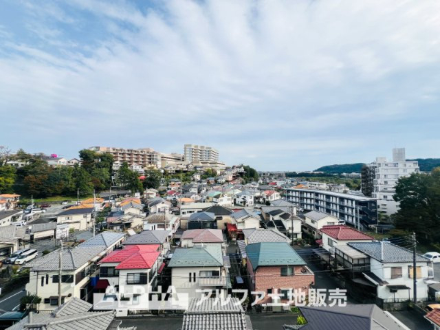 ライオンズガーデン河辺リバーサイドの展望|【Blue sky】
◆青空に包まれて◆ベランダから望む紺碧の空。外を眺め時を忘れるなんて、ひさしかたぶりだろうか。こんなにも広く美しい情景が我が家にも広がっているなんて。こんな時間を大切にしたい。