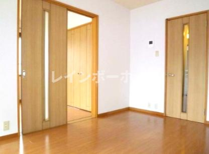 クリスタル和幸の居間・リビング