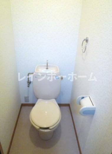 クリスタル和幸のトイレ