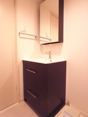 リブリ・東葛西の独立洗面台