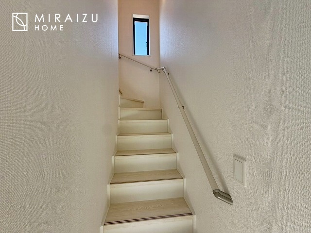 【内装】 | プライバシー性と開放感を高める住環境。陽当たりの良い開かれたロケーションを活かし、心地よい暮らしをプランニング