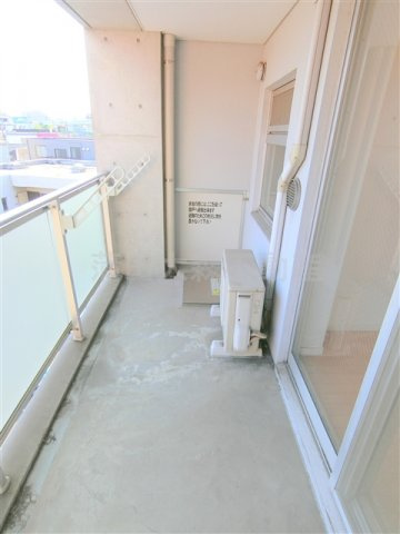 Vetlo(ヴェトロのバルコニー|南向きのバルコニー　