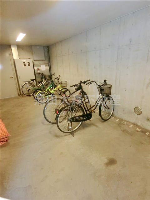 Vetlo(ヴェトロのその他共用部分|屋根付きの駐輪場　空き状況等詳細はお問合せください。