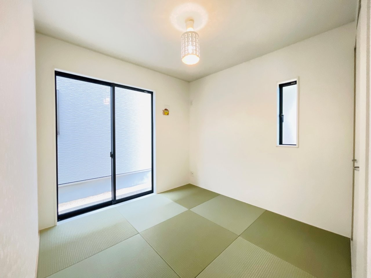 岡崎市六名南第3　新築分譲住宅　全2棟　1号棟の和室|LDKの横にある和室はお子様の遊び場やお昼寝などにも使えます。