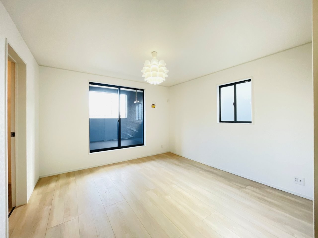 岡崎市六名南第3　新築分譲住宅　全2棟　1号棟の洋室|居室は、収納つきで子ども部屋や寝室など多彩な用途の利用ができます♪