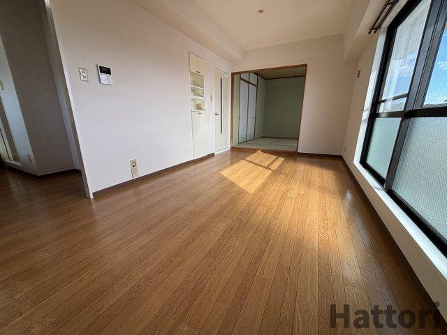 ソレイユ　ルヴァーン小曽根の居間・リビング