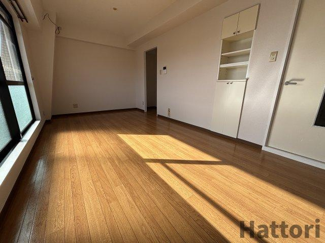 ソレイユ　ルヴァーン小曽根の居間・リビング