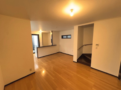 【居間・リビング】 | 堺市堺区八千代通　中古戸建