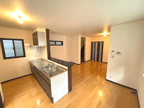 【居間・リビング】 | 堺市堺区八千代通　中古戸建