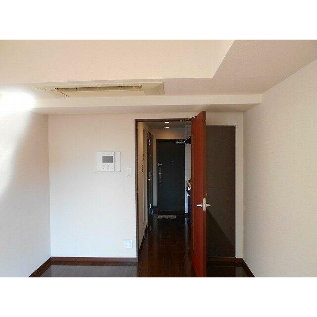 グラーサ東京イーストの居間・リビング