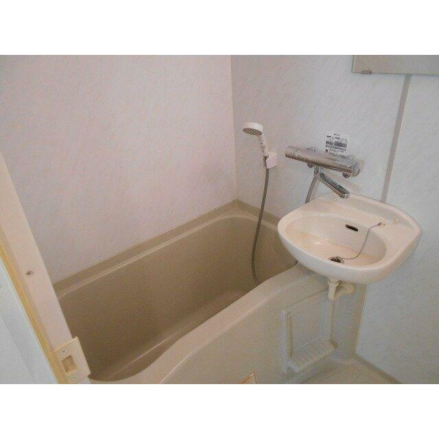 グラーサ東京イーストの浴室