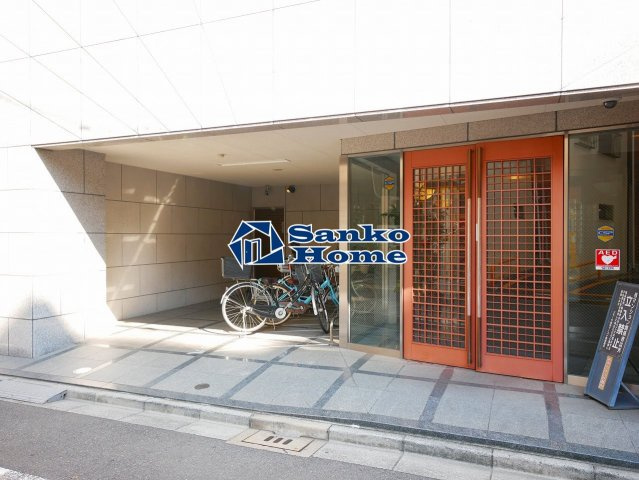 グラーサ東京イーストのエントランス