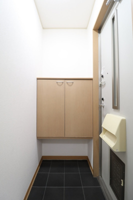 【玄関】 | ロイヤルタウン寺町 五番館