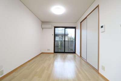 【居間・リビング】 | ロイヤルタウン寺町 五番館