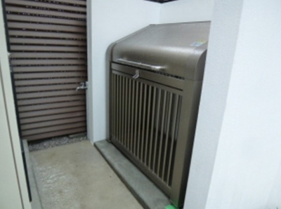 【その他共用部分】 | ブランミューザ | 敷地内ゴミ置き場。