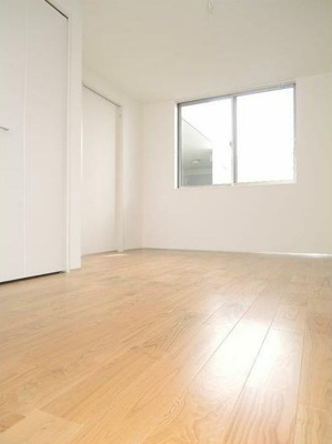 【居間・リビング】 | ブランミューザ | 9.2帖の洋室。