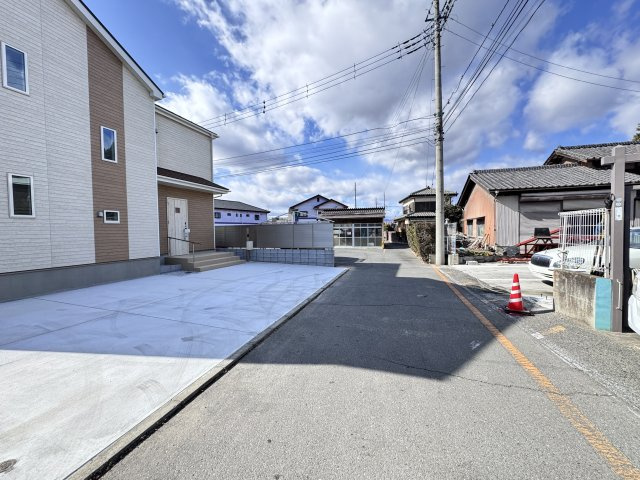 新築　前橋市北代田町　Heatful　Town　1号棟の前面道路含む現地写真|現地写真　北側接道幅員約3.5ｍ