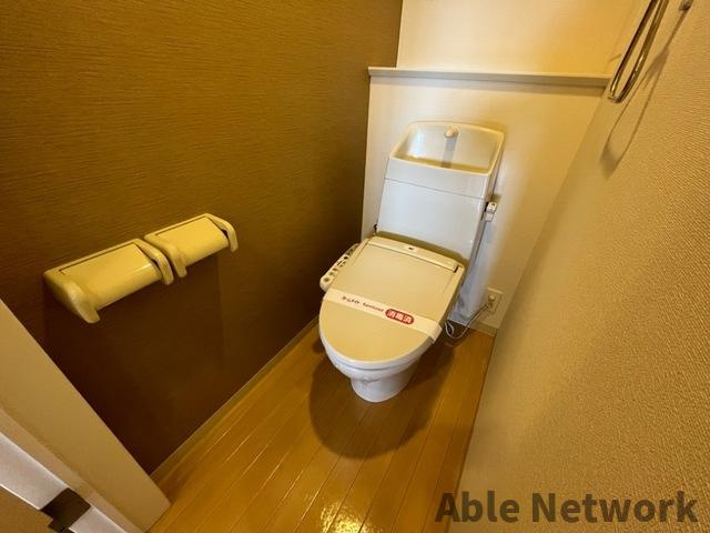 シンフォニーヒルズのトイレ|落ち着いた色調のトイレです