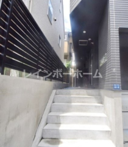 モダンラフォンテ徳丸のエントランス