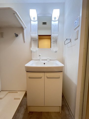 大阪市都島区片町１丁目の賃貸マンションの洗面所