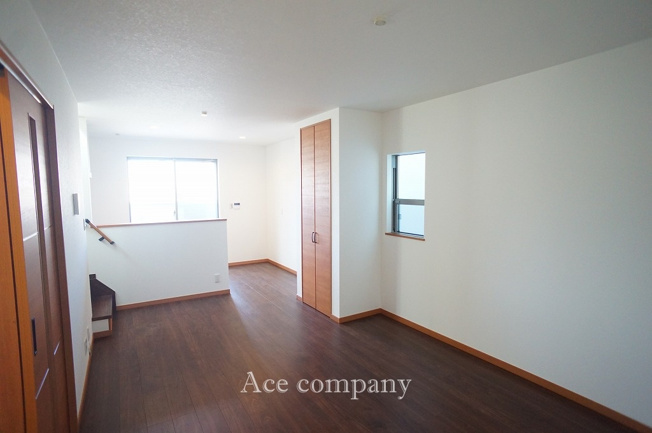 【居間・リビング】 | 八尾市八尾木北5丁目 | 【LDK：14.6帖】