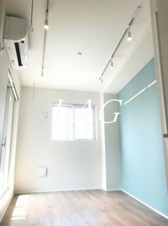 【居間・リビング】 | b’CASA Yokohama | 洋室のお部屋です。