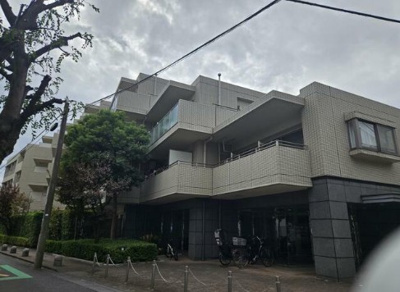 【外観】 | ディアプレイス中野野方 | 鉄筋コンクリート造のがっちりとした建物。