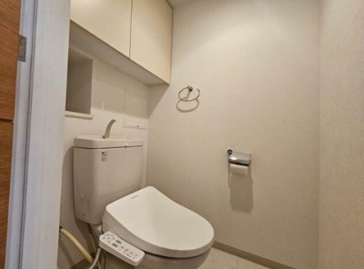 【トイレ】 | ディアプレイス中野野方 | 温水洗浄便座。