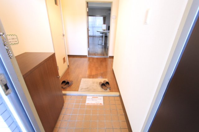 セントラルビルの玄関