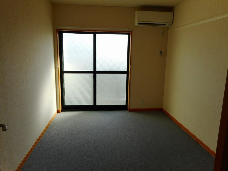 レオパレス元住吉桜下の寝室