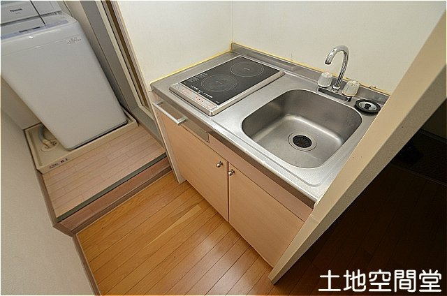 遠賀郡水巻町二東３丁目のアパートのキッチン