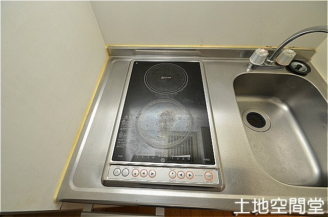 遠賀郡水巻町二東３丁目のアパートのキッチン